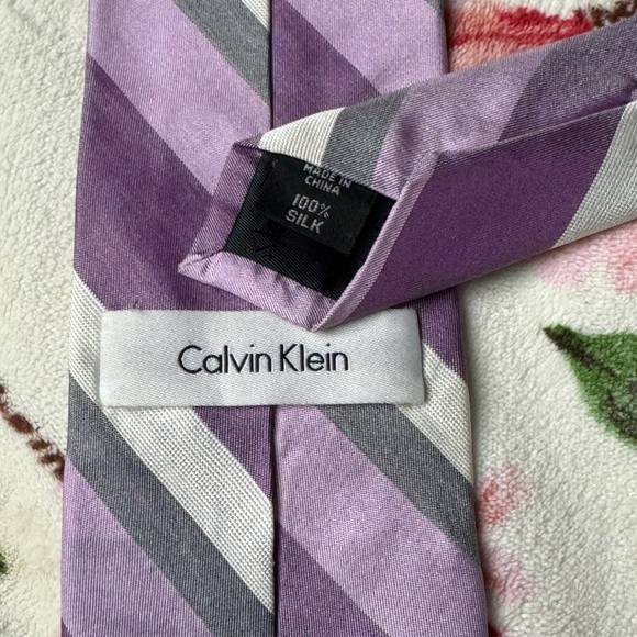 Calvin Klein Lavender and Gray Striped Tie - Picture 2 of 2